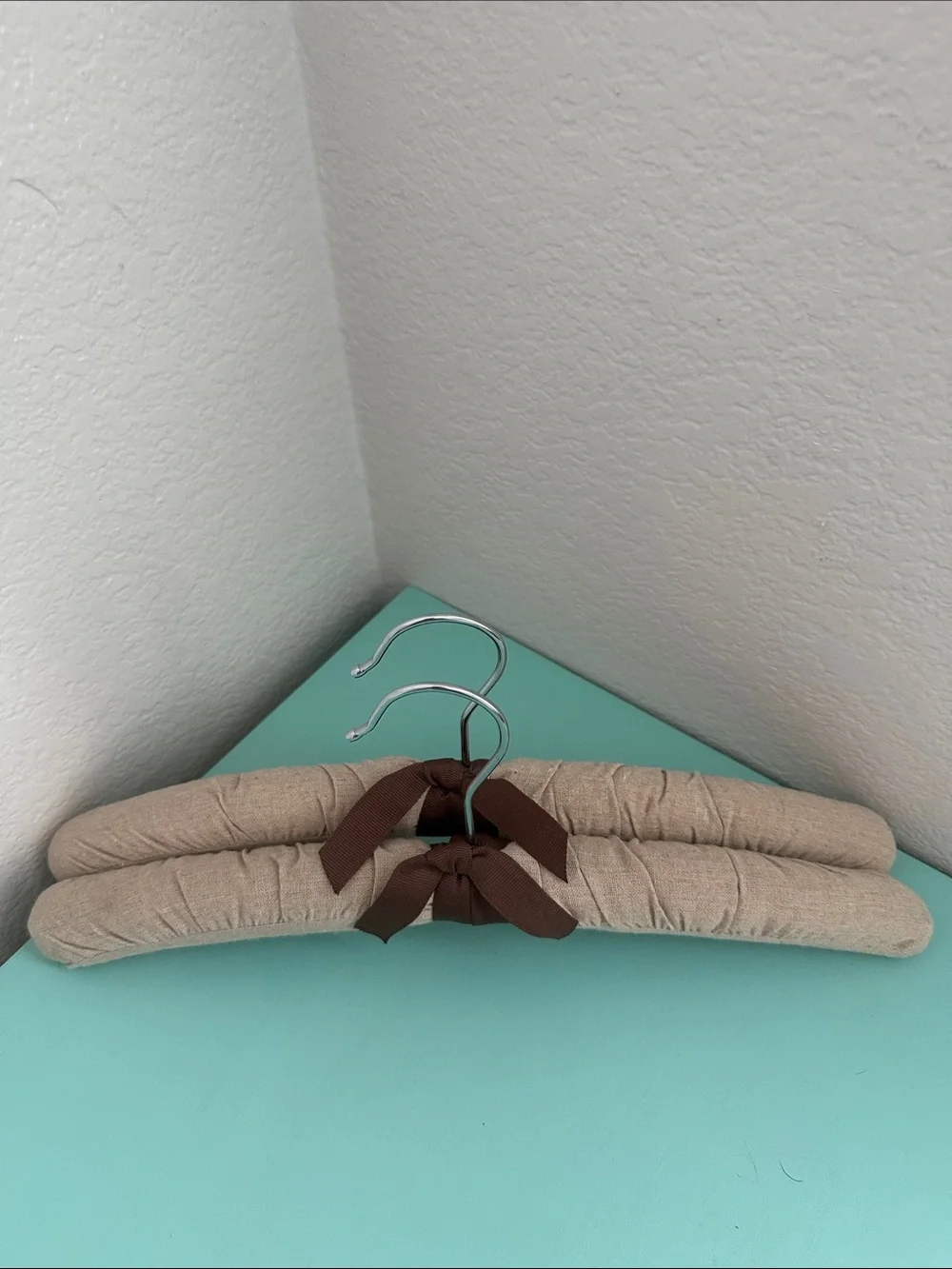 Linen padded heavy duty hangers set of 2ct.-beige color with a bow-brand new.